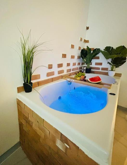 Studio Love Jacuzzi Marseilles Buitenkant foto